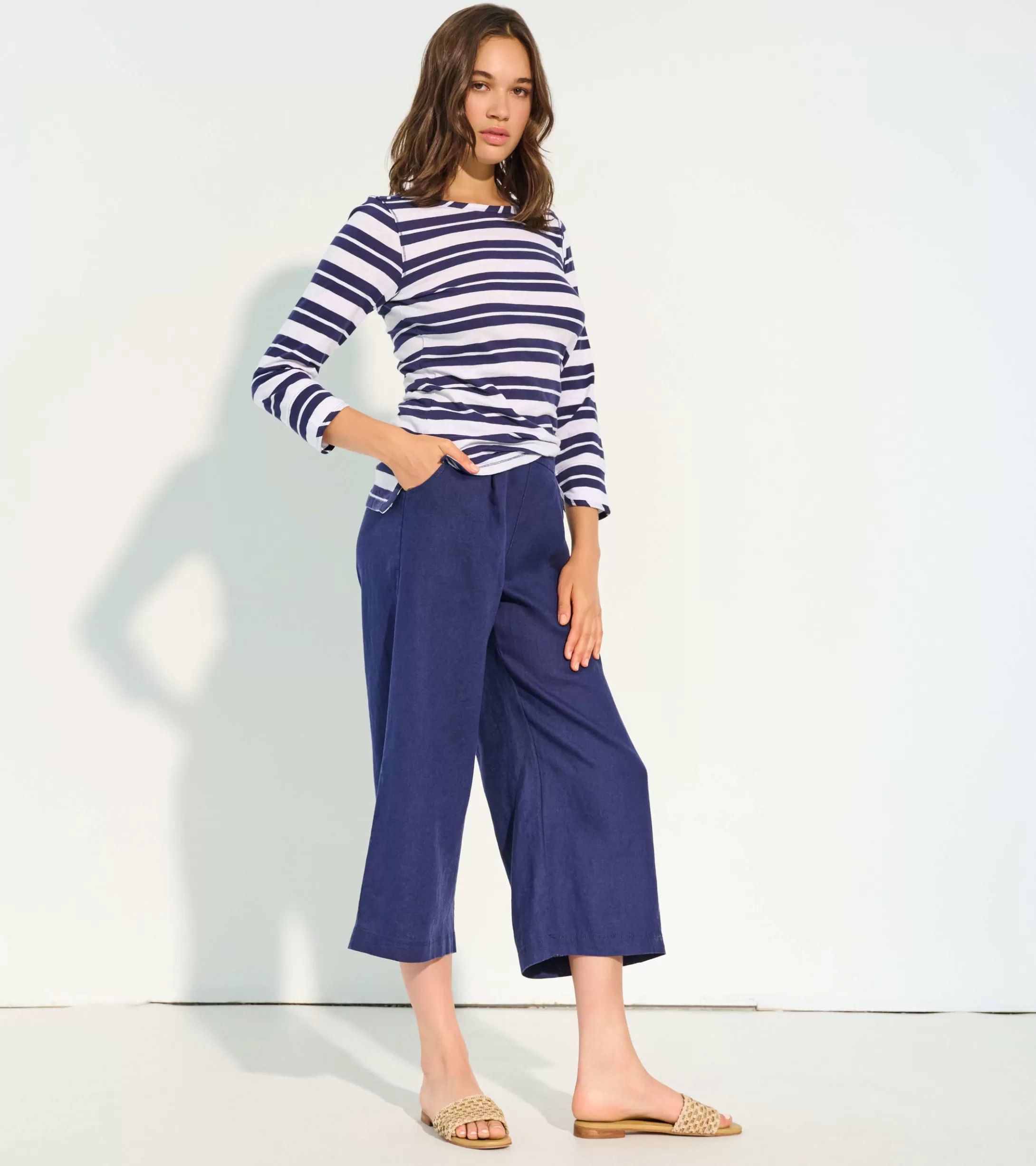 Hatley Cropped Wide Leg Pants - Navy Best